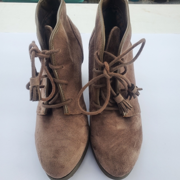 Madden Girl Dallyy Wedge Ankle Bootie Lace Up Women's Size 8 EUC - Picture 7 of 11